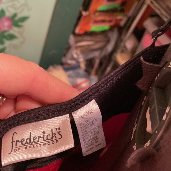 Fredericks of Hollywood Christmas/Santa nighty size L plus two panties - Picture 8 of 16